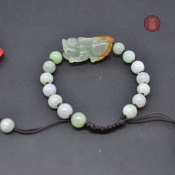 屬金的人佩戴玉好嗎,黃金玉石是什麼