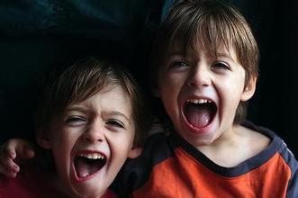 屬火男雙胞胎名字大全,雙胞胎男寶寶起名字