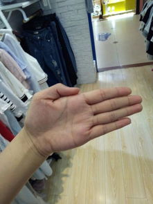 2024屬虎女戴金豬好嗎,屬虎的能戴虎玉佩嗎