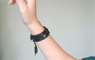 屬火的不能佩戴黑曜石嗎,屬火的人可以帶黑曜石嗎