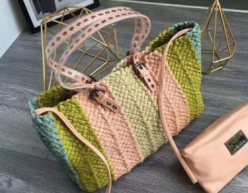 五行屬火的顏色搭配,我五行屬火命適合穿什麼顏色的衣服