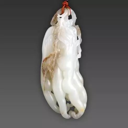 屬羊女的戴玉還是戴金好,屬羊人可以戴黃金手鐲嗎?