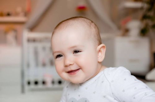 十四畫屬金的起名吉利字,蔡姓起名男孩五行缺土金第一個字要帶土第二個字要帶金小男孩是200