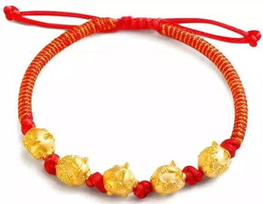 屬鼠戴金豬手鏈好不好,我今年本命年帶個豬的玉佩好么