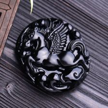 黑曜石屬火命馬的人能佩戴嗎,屬火的人可以帶黑曜石嗎