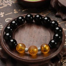 五行屬土屬金掛什麼畫好,客廳西面掛什麼畫風水好