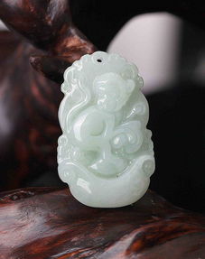 屬虎的適合戴金蟾還是貔貅,金蟾和貔貅哪個更適合佩戴