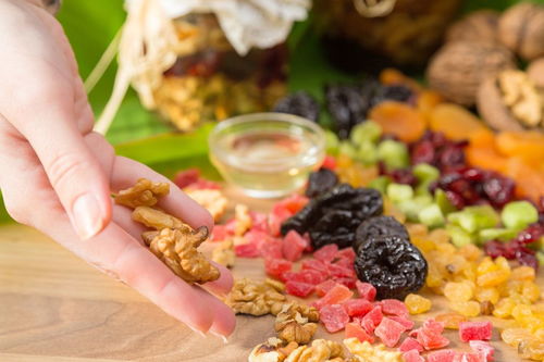 屬馬佩戴什麼生肖金好,我是1978年生屬馬,想問鼠年戴什麼生肖的金飾比較好