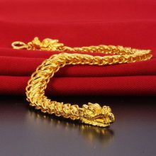 喜金火屬牛帶黃金手鏈,本命年可以佩戴的飾品本命年佩戴黃金是辟邪的嗎?那彩金可以嗎?