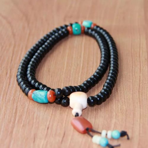 屬羊火命佩戴什麼屬相的手鏈好,屬羊人一生可佩戴什麼手鏈??