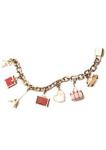 屬狗女屬火戴什麼顏色水晶,佩戴水晶飾品對個人五行有什麼要求嗎