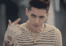 為什麼說屬火的不能戴金,五行八字屬什麼