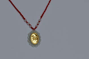 屬龍女可以佩戴金狗吊墜嗎,屬龍佩戴什麼飾品詳細�0�3