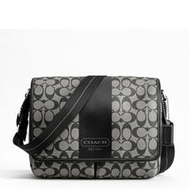 男包五行屬金顏色,五行適合什麼顏色的錢包