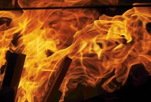 日主天干屬火的人與西方,五行屬火的人,哪個方位最為適宜?