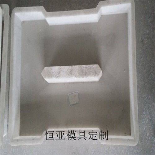 預製混凝土蓋板屬五金材料,公路工程清單中的預製安裝混凝土蓋板這項包含鋼筋嗎