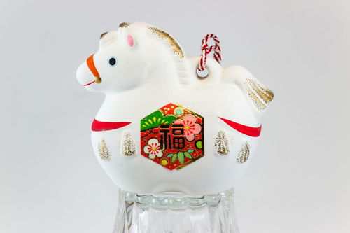 屬兔的可以佩戴金嗎,屬兔的人戴玉還是戴金?